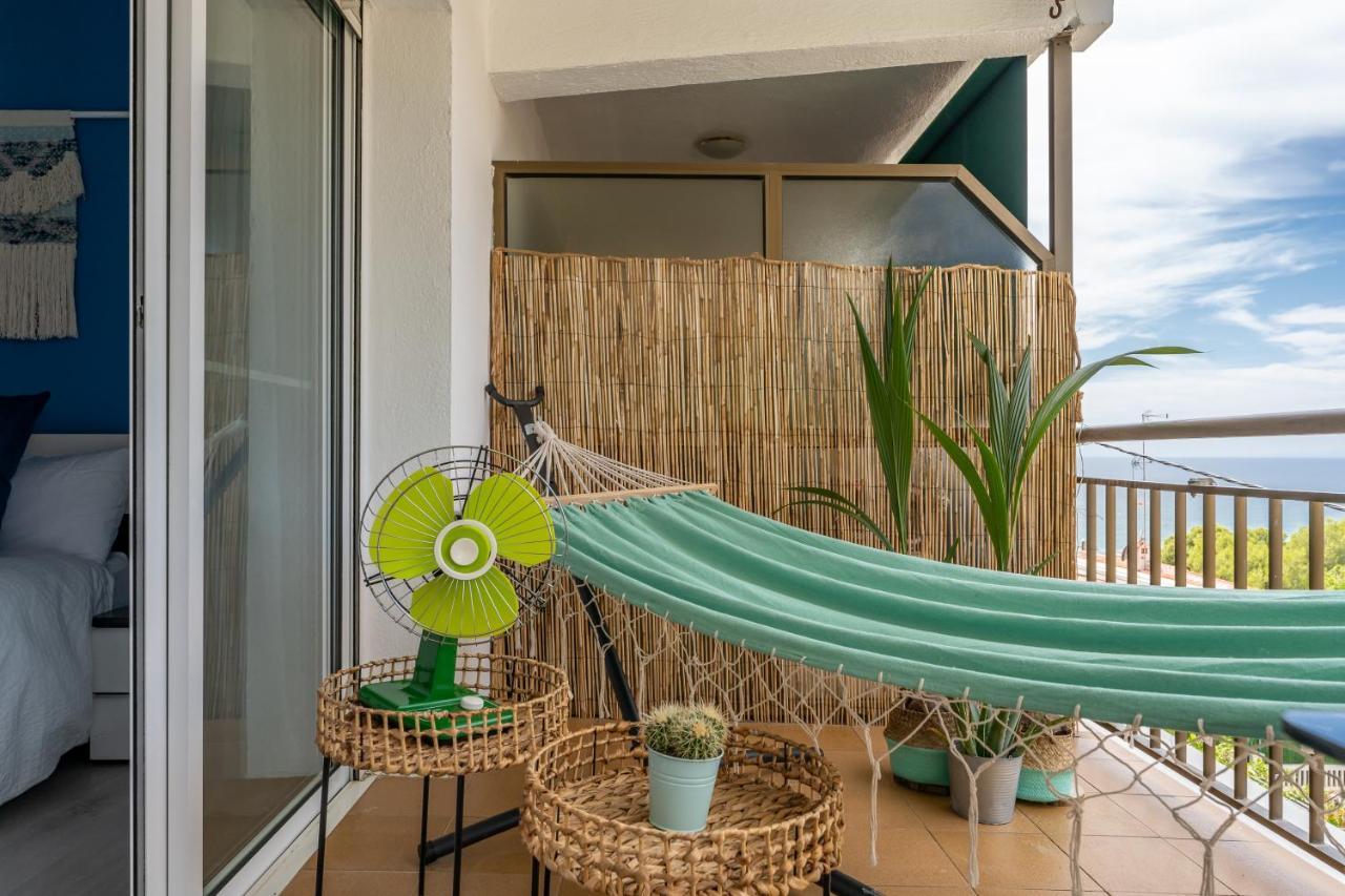 Beach Front Retro Hideaway In Salou Exteriör bild