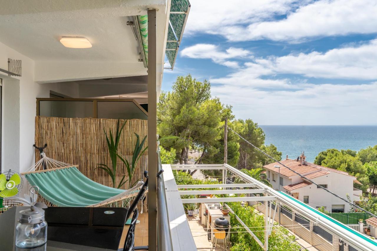 Beach Front Retro Hideaway In Salou Exteriör bild